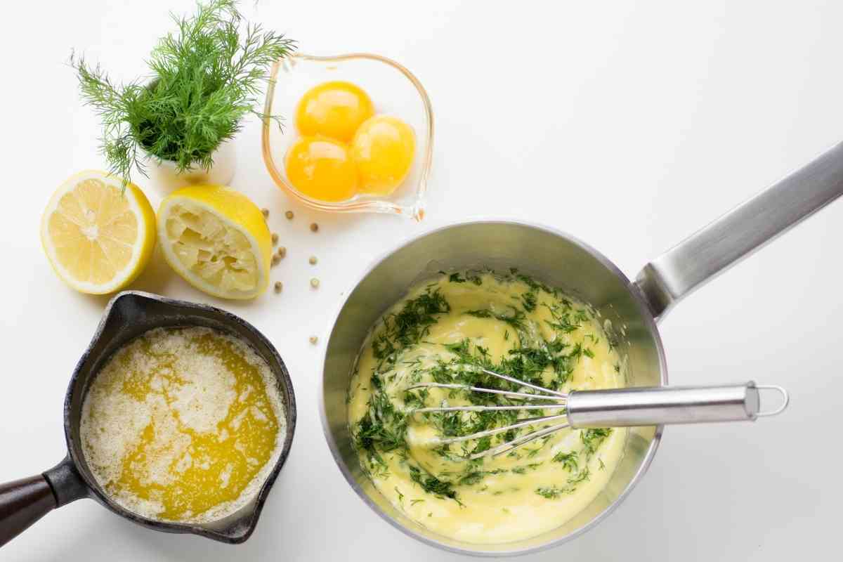 What Does Hollandaise Sauce Taste Like? (Explained)